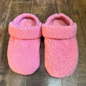 Pink Crocs Slippers (women's sz 7)